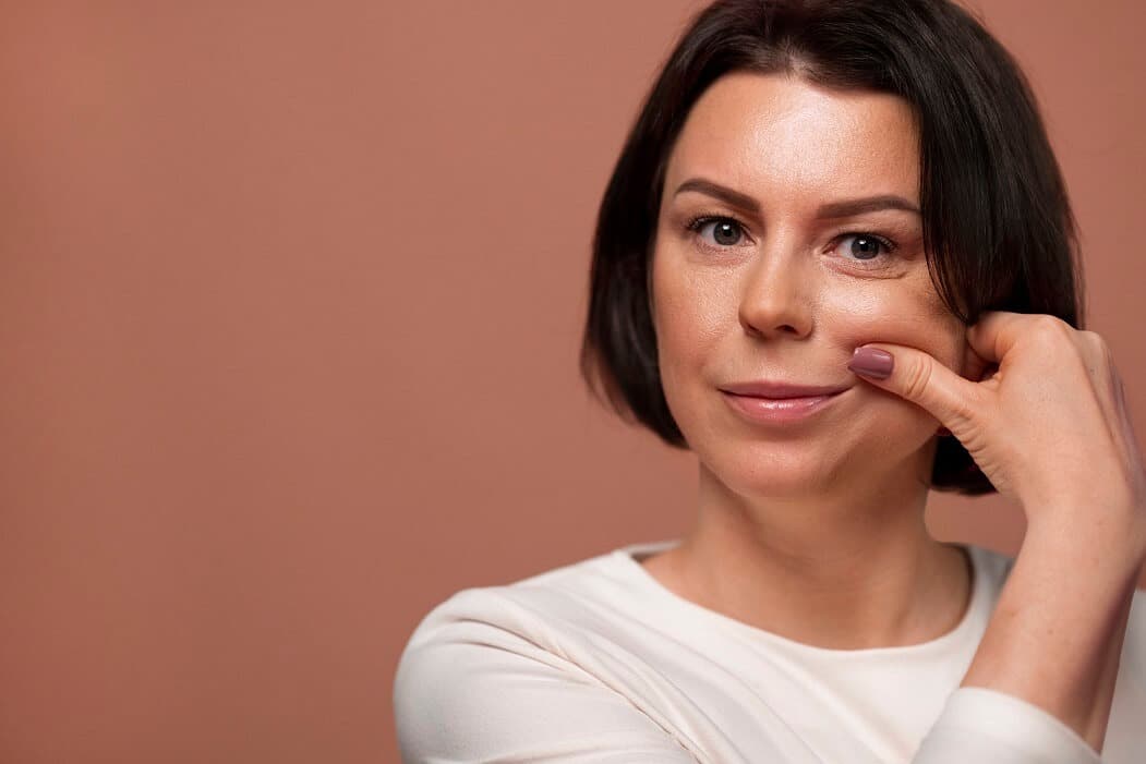 Sagging Cheeks: What Causes Them & How To Lift?